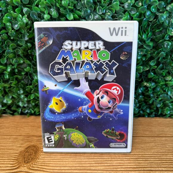 Super Mario Galaxy (Nintendo Wii, 2007) Disc and Case